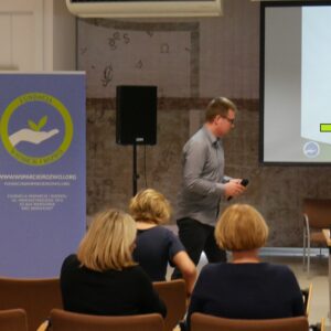 Praca w chmurze z narzędziami Google - niezbędnik nauczyciela (poziom podstawowy)